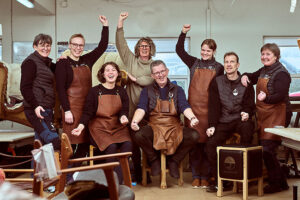Bo Thuelund og hans hold i Nr. Søby Auto og Møbelpolstring.