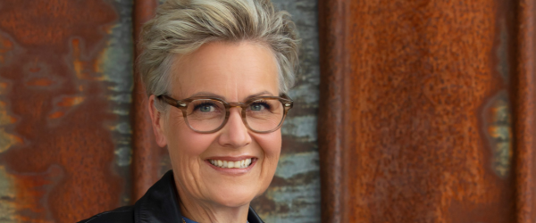 Hanne Elsner har stået i front for Fuglebjerg Kistefabrik siden 2003, hvor hendes far pludseligt døde