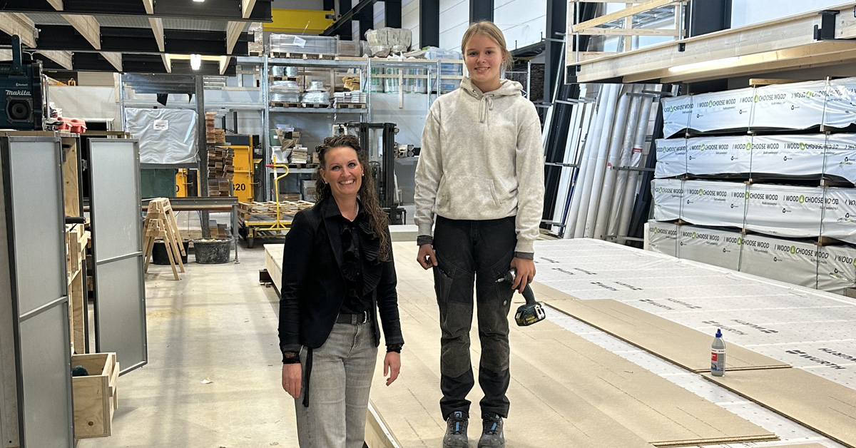 Mie og Vivi Tygesen hos N.T. Tømrer.